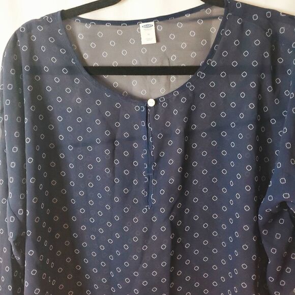 OLD NAVY Blue and White Sheer Blouse Size Medium - Picture 9 of 10